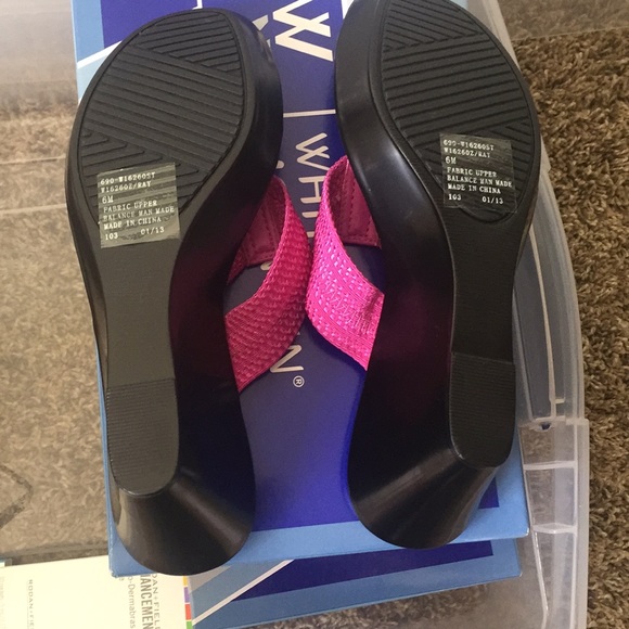 Fuchsia Stretch Sandal - Picture 4 of 4